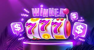Pengguna membuka Tenis Meja di ponsel